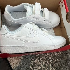 Girls Nike Court Royale shoes size 1y